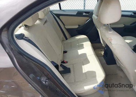 2013 Volkswagen Jetta 2.5L Se z USA, uszkodzony, nr VIN 3VWDX7AJ8DM437709